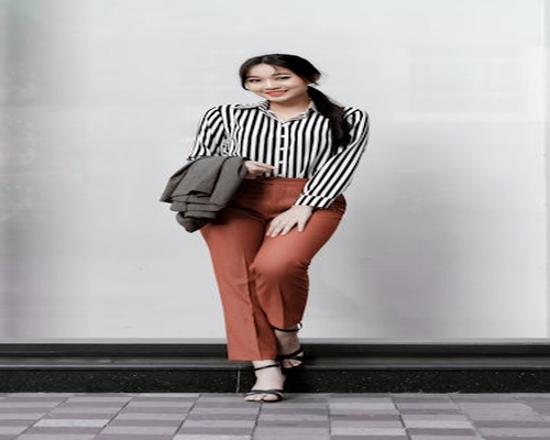 অফিসের কাজের ফাঁকে হালকা স্ট্রেচিং