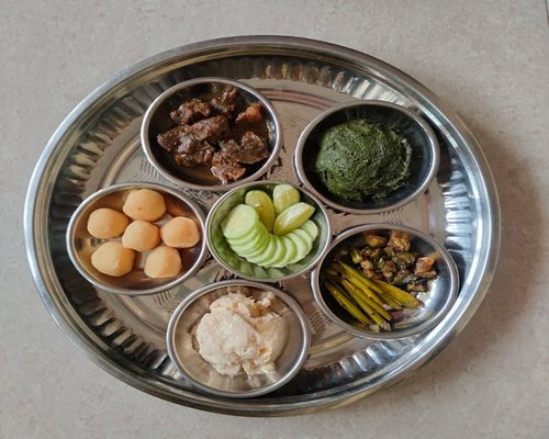 সুষম দেশি খাবার থালি